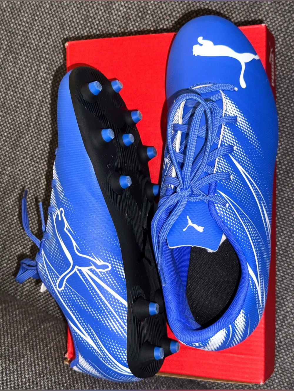 PUMA Kids Blue & White Soccer Cleats Boys Size 6.5 Shoes - Near New!
